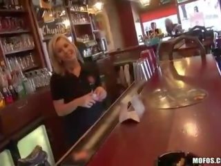 Bartender rihanna samuel porno už pinigai