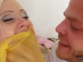 Blondýna bibi nemravné pančušky sex film právo cez nylonové pančuchy