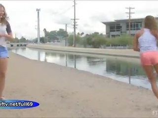 غير مطيع مثليه فاتنة وامض هم الثدي و الحمار في جمهور في الهواء الطلق