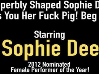 Superbly shaped sophie dee initiates vous son baise porc! mendier maintenant!