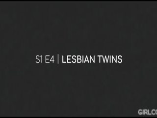 Girlcore 女同志 雙胞胎 誘惑 由 kristen 斯科特
