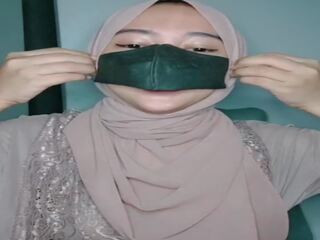 Hijab adolescent mencoba anal onani feat. rends14