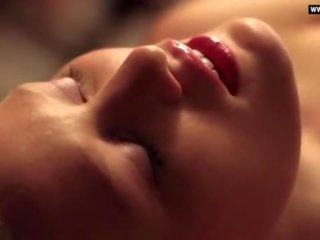 Ешлі hinshaw - з оголеними грудьми великий титьки, стриптиз & мастурбація секс сцени - про вишня (2012)