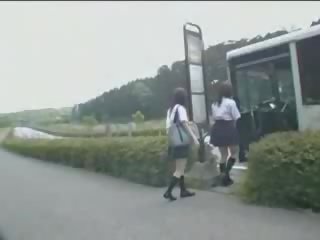 Японки любимец и маниак в автобус филм