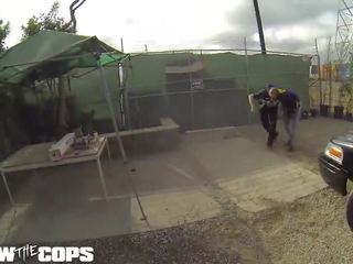 Vite il cops - birichina poliziotto schizza tutto oltre putz