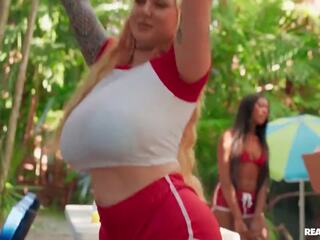 Squeaky نظيف ركوب واقع الملوك عمل. skylar vox