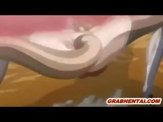 Japanisch damsel hentai mit prellen titten tentakeln ficken