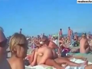 Nyilvános meztelen tengerpart párcserélő trágár film -ban nyár 2015