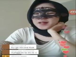 Mlive インドネシア jilbab hitam