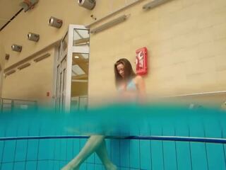 Sedusive brunette Deniska underwater