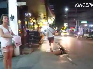 Penis di belahan dada menemani di bangkok merah cahaya district [hidden camera]