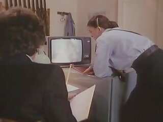 Prisão tres speciales derramar femmes 1982 clássico: porcas filme 40