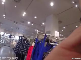 Sarılı seks video içinde alışveriş mall - küçük kapris