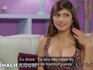 MIA KHALIFA - Linda garota ï¿½rabe falando sobre sua histï¿½ria de origem pornï¿½ (e chupando paus)