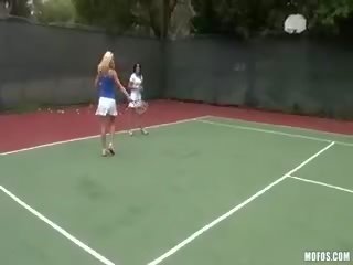 Tennis lessons: hvordan til håndtak den baller
