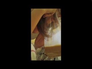 Desirable 女の子 vomit puke 吐い vomiting 吐き気 と barf