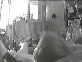 Hidcams rus tonårs lady onanerar på soffa - nv