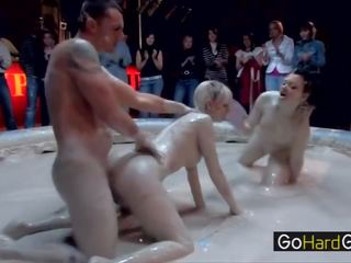 Lea lexus mudwrestling with two däli bitches sikiş