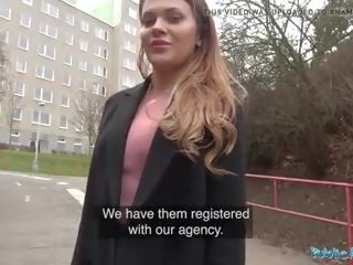 Público agente rusa shaven coño follada para efectivo: porno 89