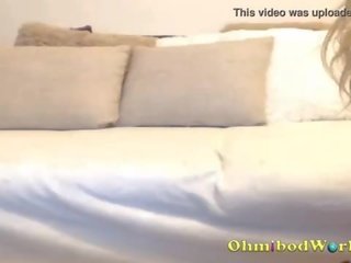 Gražu quirky camgirl vaidina su jos spjauti