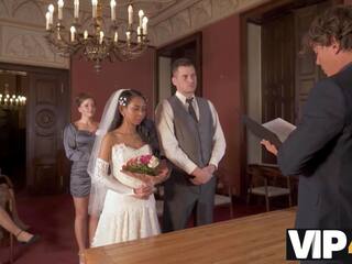 Vip4k. enchanting newlyweds aprunāt pretoties un nokļūt intīms tiesības nākamais lieta tiesības pēc kāzas