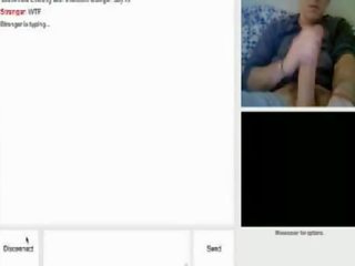 Одягнена жінка голий чоловік недосвідчена веб- камерою величезний phallus енді поцілунки для