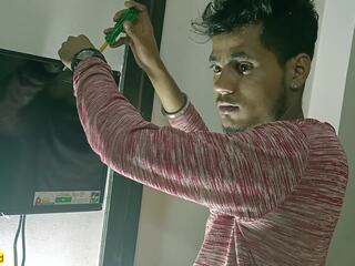 Divorce bhabhi ko televizor mechanic ne accha se chuda bengali porno