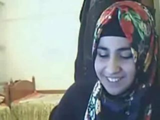 Mov - hijab darling menunjukkan pantat/ punggung pada webcam