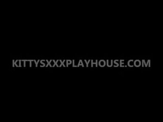 Kittysxxxplayhouse.com สั้น ขาสั้น ไปยัง poundout