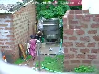 Watch This Two hot Sri Lankan lover Getting Bath In Outdoor