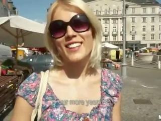 Tšehhi prostituut catherine fucks sisse a turg