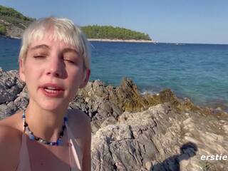 Ersties - attraktiv annika theaterstücke mit selbst auf ein swell strand im croatia