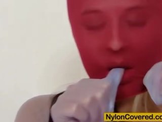 Stupendous blondýnka červený spandexu maska na ji tvář